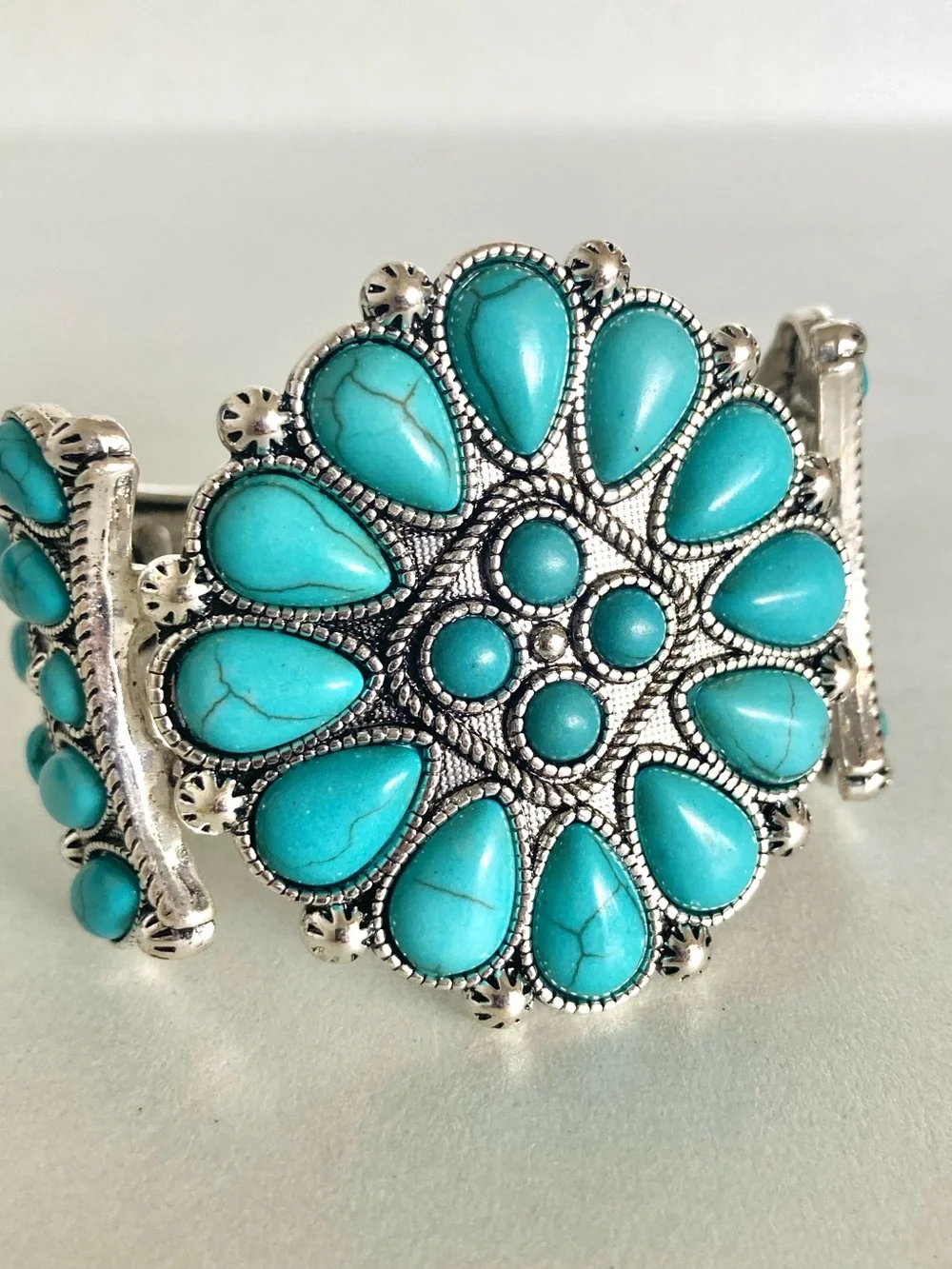 Plunder Silver & Turquoise tone Cluster NWOT boho cowgirl stretch Bracelet